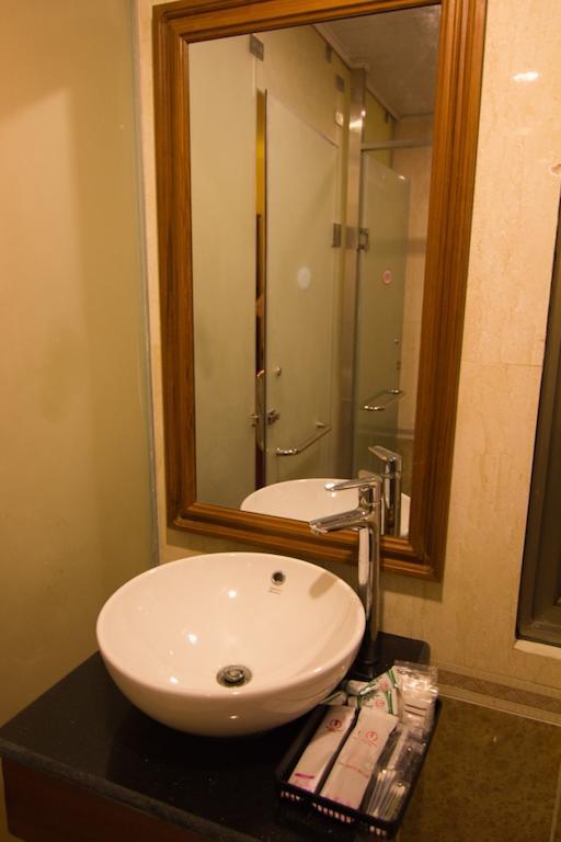 Millennium Hotel Yangon Extérieur photo